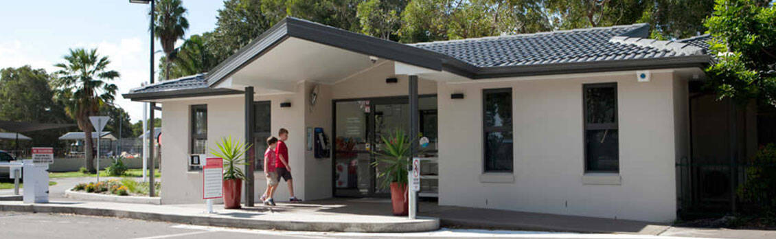 HOLIDAY PARK MANAGEMENT CONTRACT: Swansea Gardens Lakeside Holiday Park